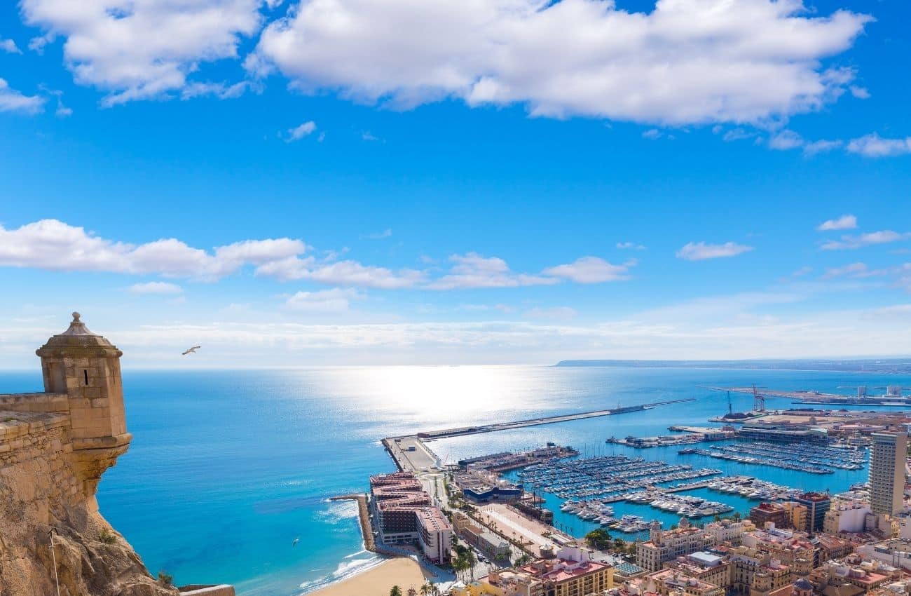 Houses in Alicante for Sale: Trends Expats Should Know